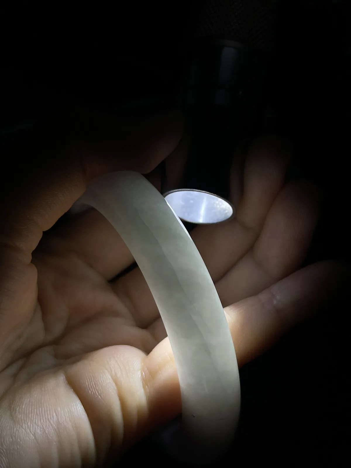 正圈57圈口，翡翠糯化种春带彩手镯