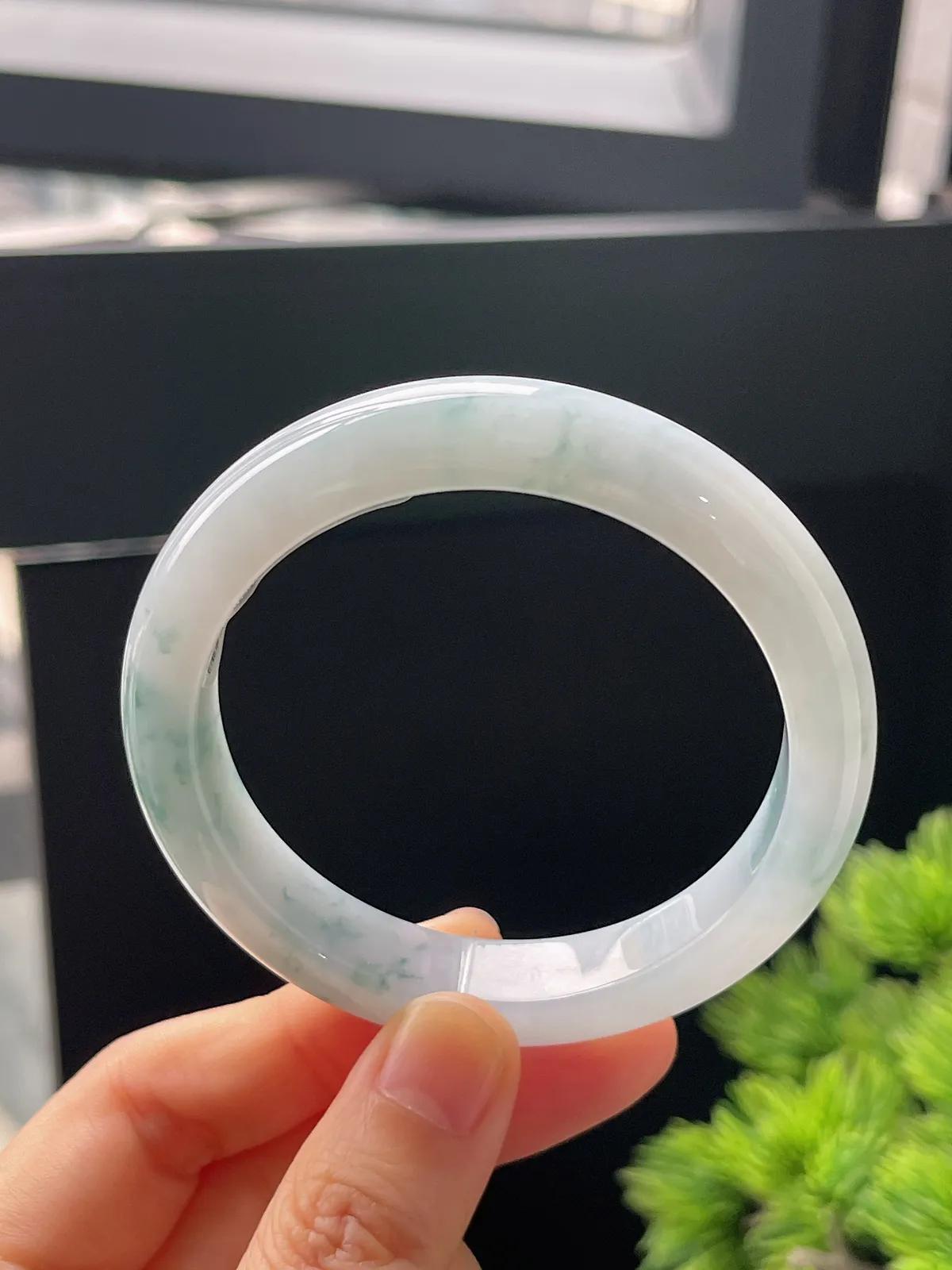 正圈54圈口，翡翠糯化蓝底飘花手镯