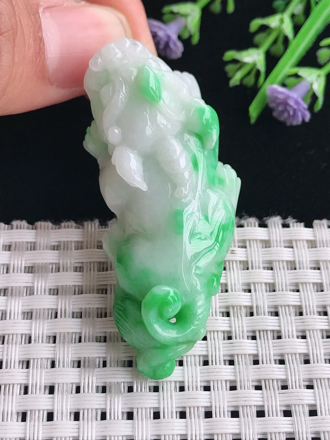 实拍A货翡翠54/25/17.6老坑精美温润飘阳绿貔貅吊坠翡翠挂件