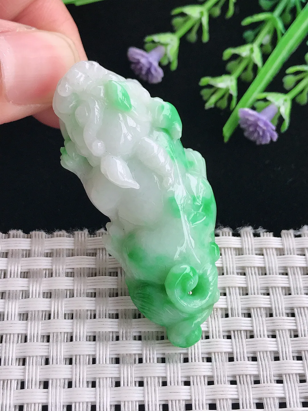 实拍A货翡翠54/25/17.6老坑精美温润飘阳绿貔貅吊坠翡翠挂件