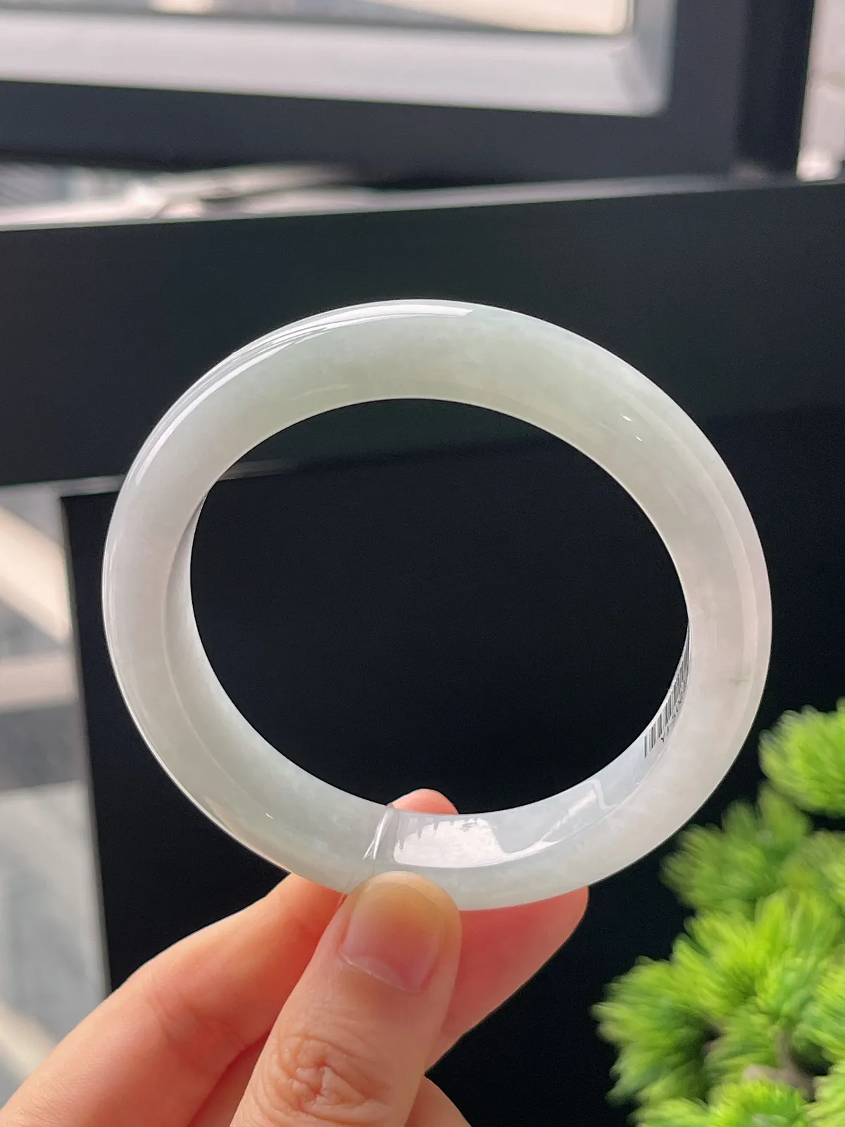 正圈56.5圈口，翡翠冰糯种白色手镯