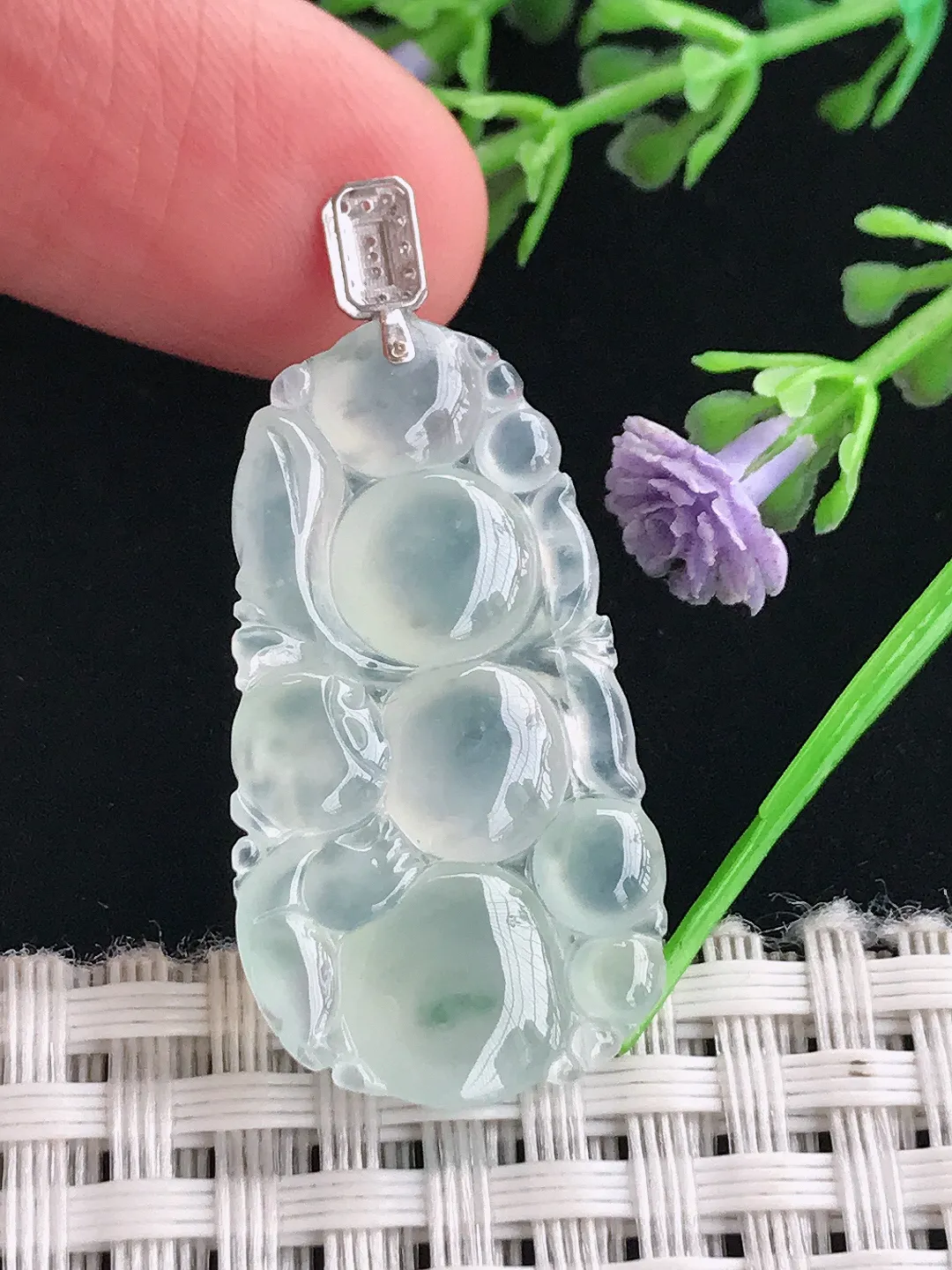 实拍A货翡翠31.5/17.8/4.8老坑18k金镶嵌冰种生肖猴吊坠翡翠挂件