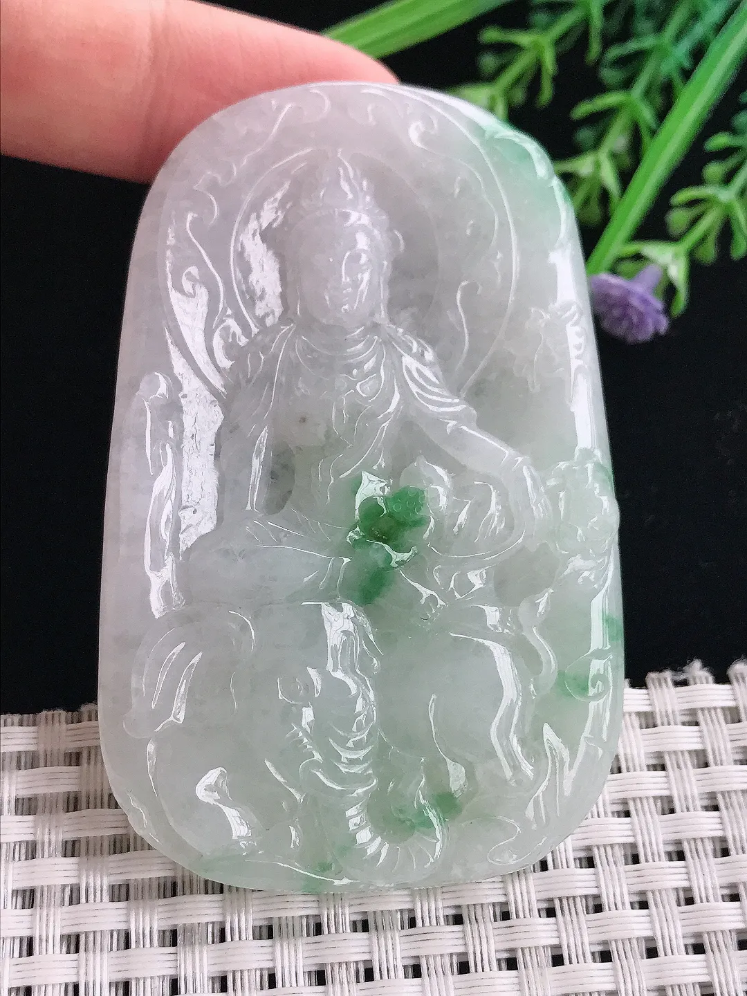 实拍A货翡翠72/46.5/8老坑冰润飘绿普贤菩萨吊坠翡翠挂件