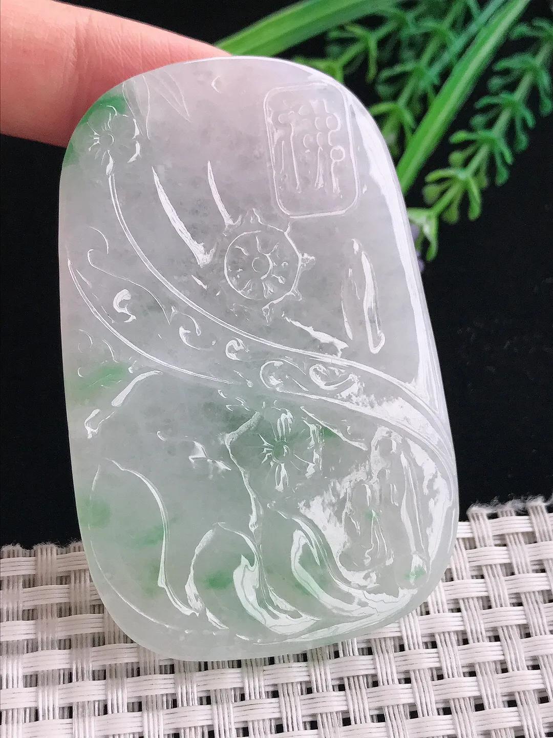 实拍A货翡翠72/46.5/8老坑冰润飘绿普贤菩萨吊坠翡翠挂件