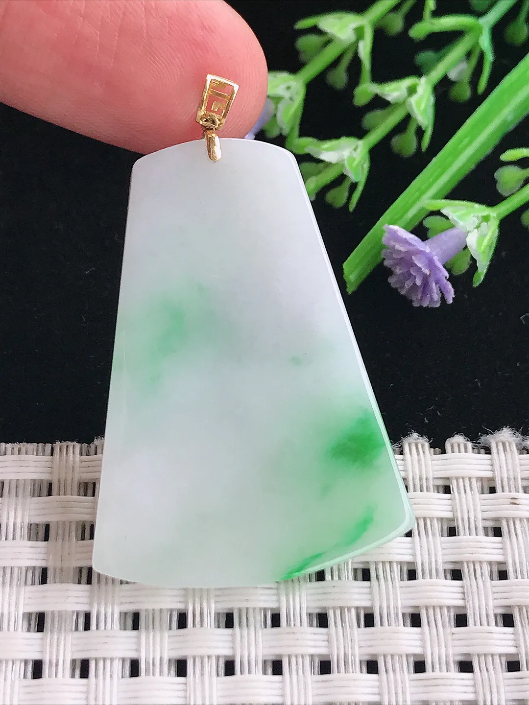 实拍A货翡翠39.2/28.7/4老坑冰润水灵飘阳绿无事牌吊坠翡翠挂件