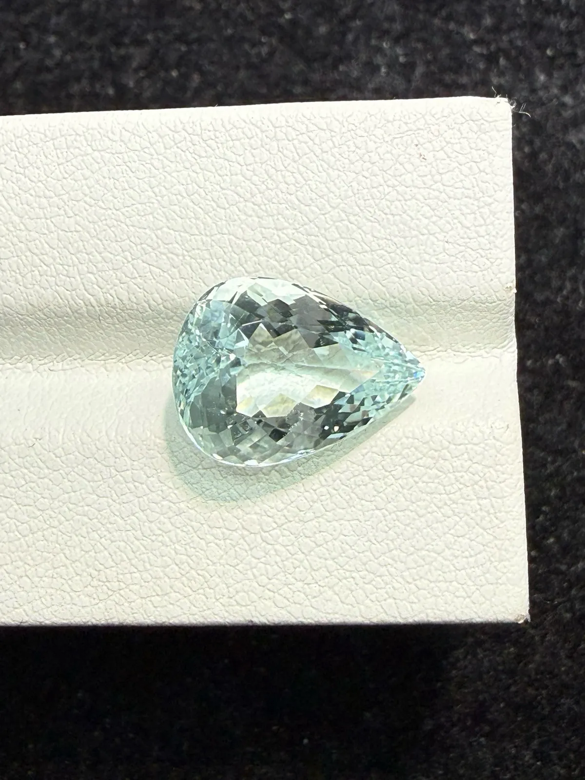 6.465克拉天然海蓝宝戒面裸石，颜色超美，火彩超好，尺寸：14.6*10.6*7.6mm