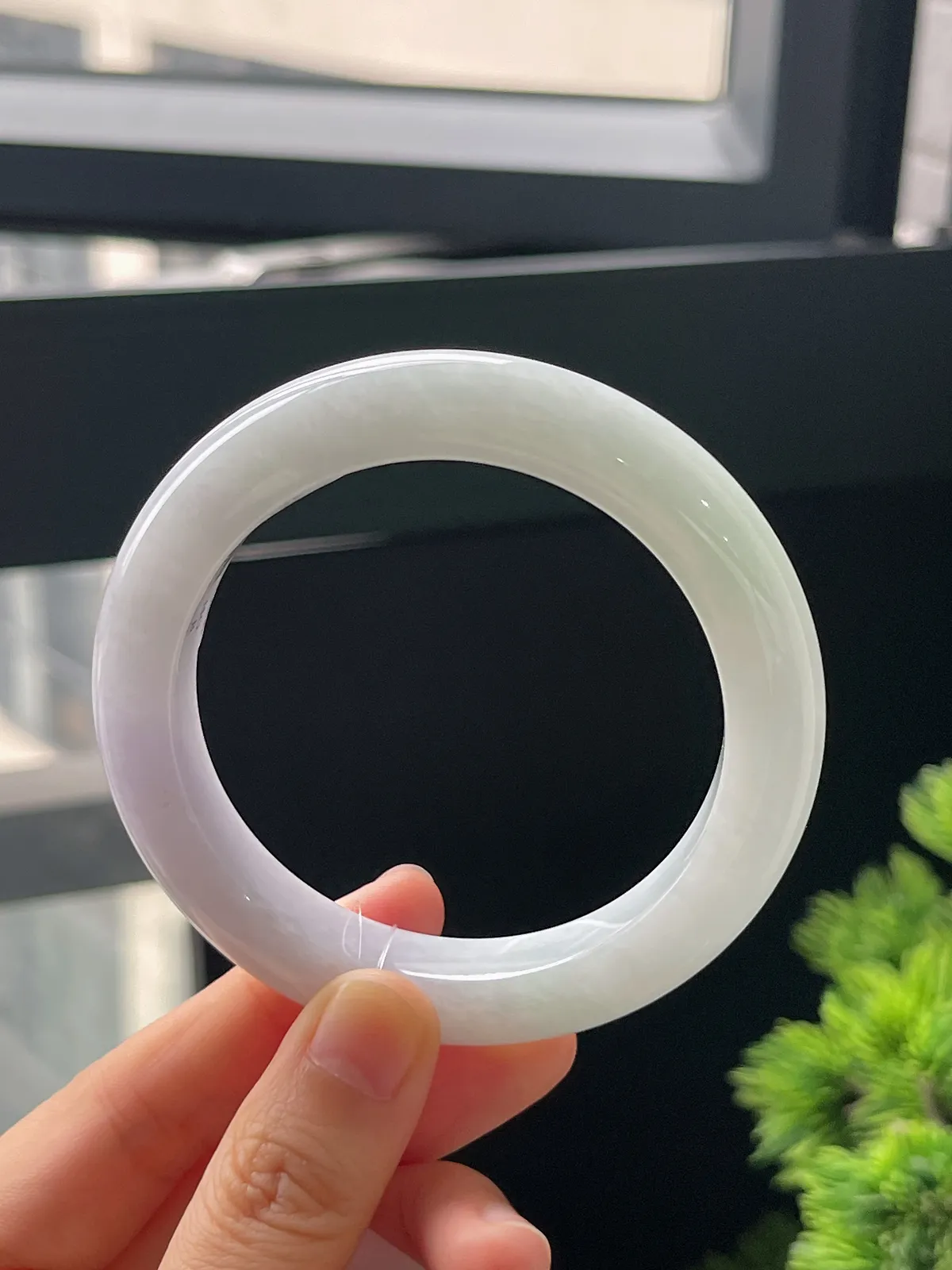 正圈57圈口，翡翠糯化种春带彩手镯