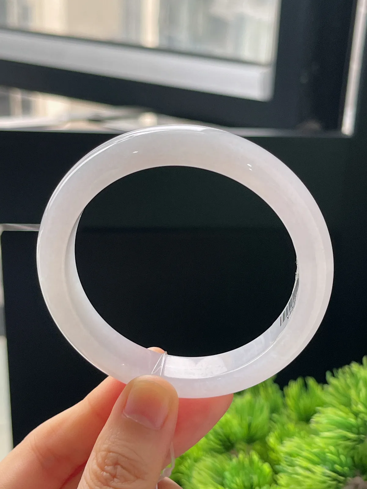 正圈55.6圈口，翡翠冰糯种白色手镯