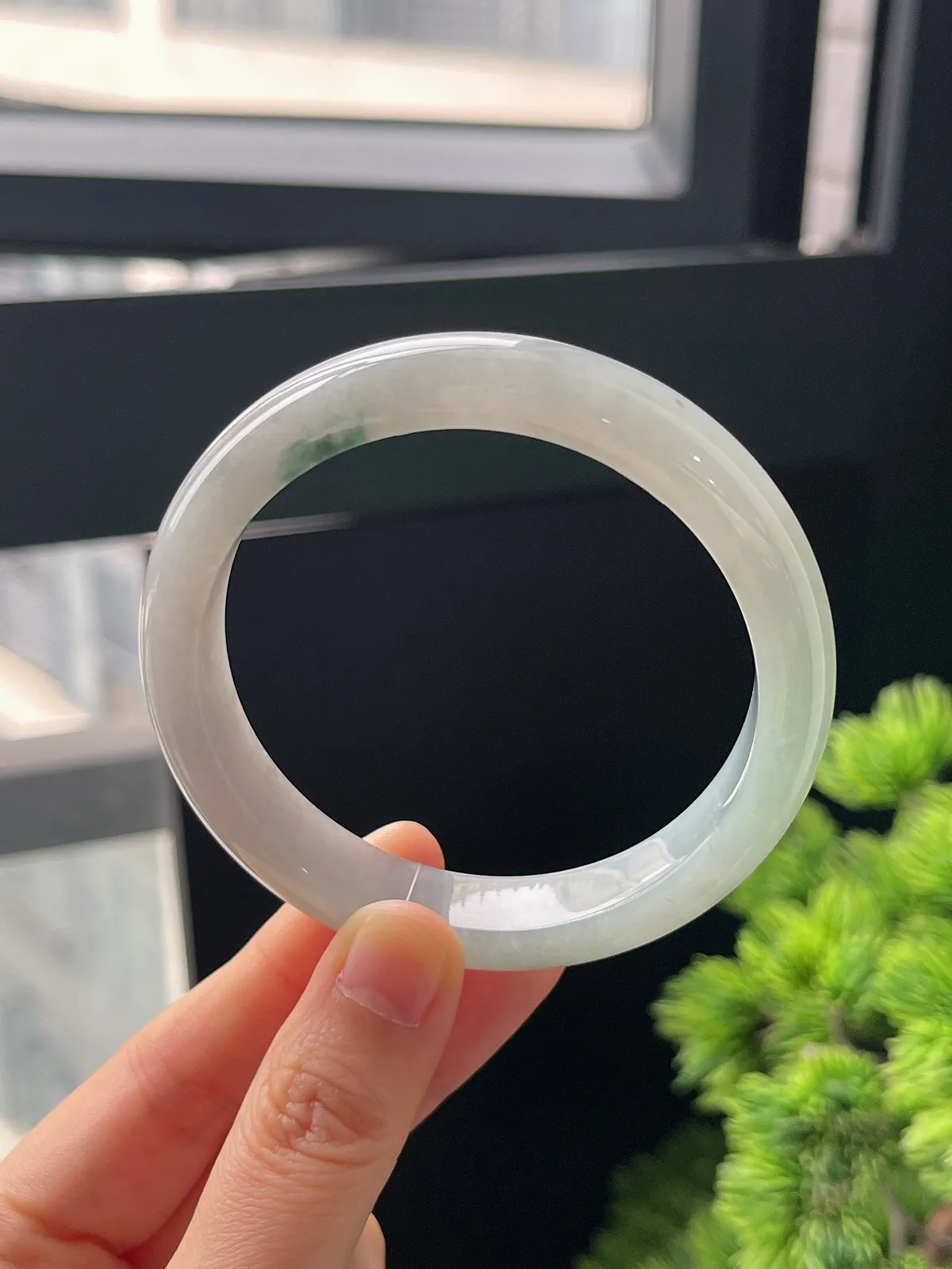 正圈57.6圈口，翡翠糯化种白色手镯