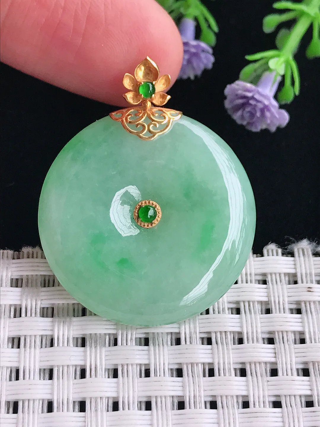 实拍A货翡翠28.6/5.8老坑18k金镶嵌果绿色平安扣吊坠翡翠挂件