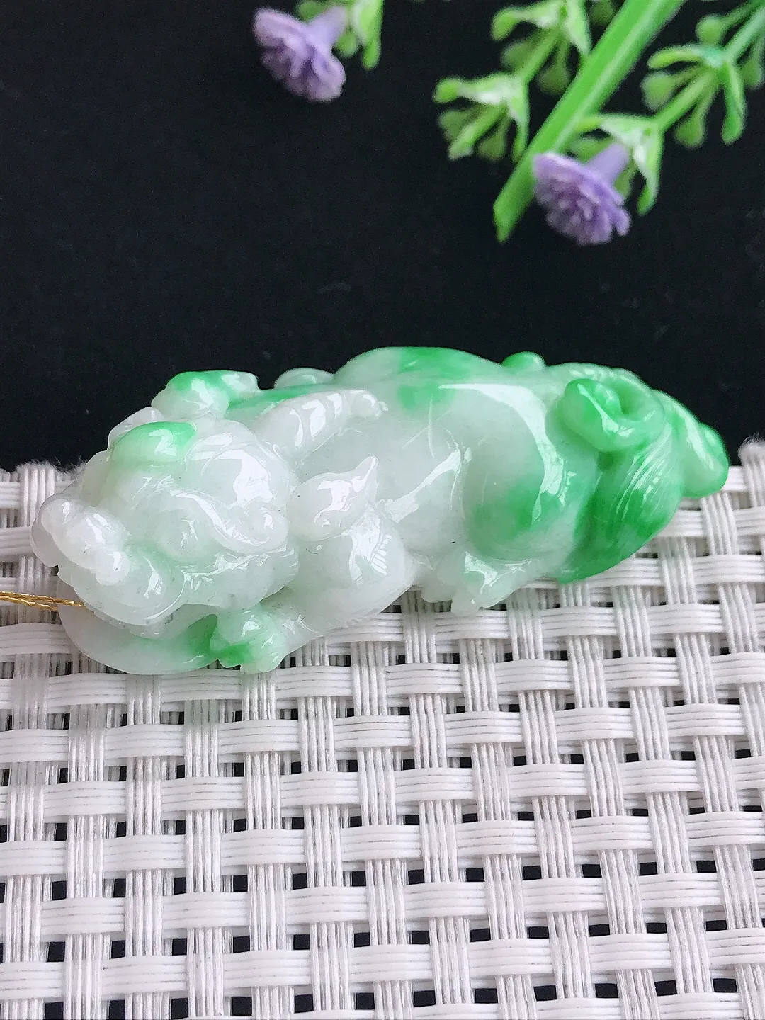 实拍A货翡翠54/25/17.6老坑精美温润飘阳绿貔貅吊坠翡翠挂件