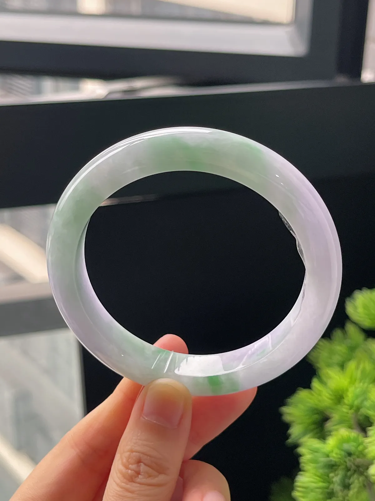 正圈59圈口，翡翠糯化种春带彩手镯