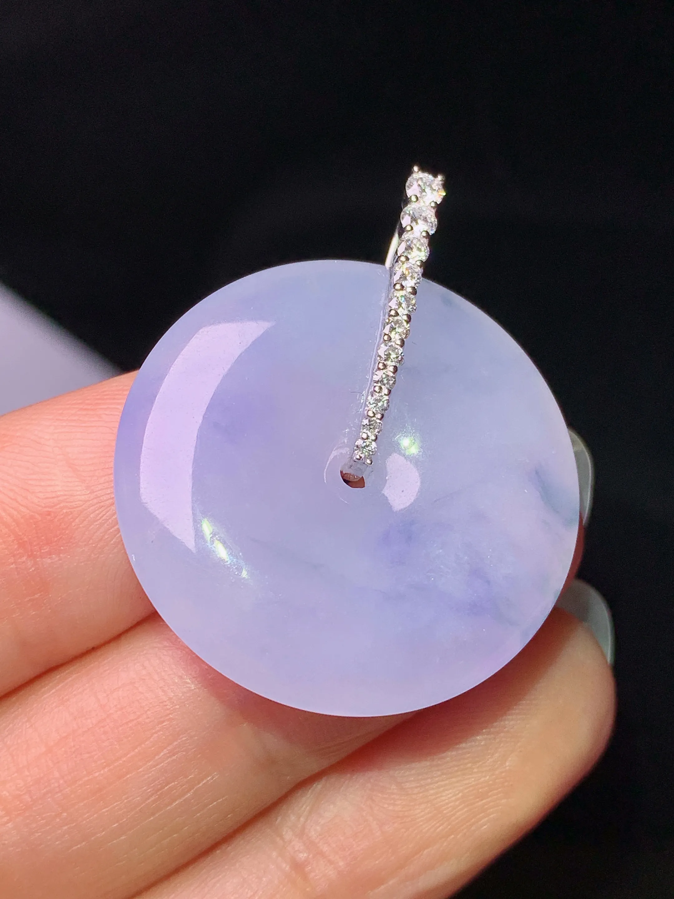 18k金钻镶嵌紫罗兰平安扣吊坠 玉质细腻 水润亮眼 整体尺寸32.2*26.7*5.5