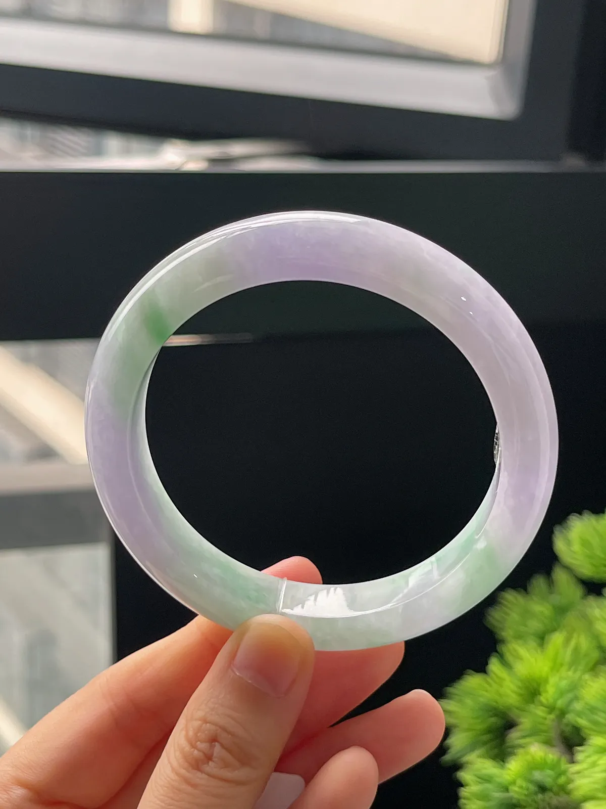 正圈59圈口，翡翠糯化种春带彩手镯