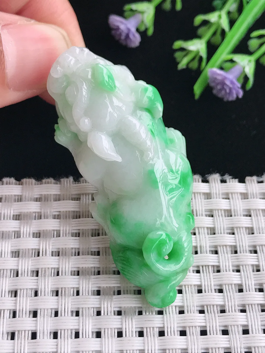 实拍A货翡翠54/25/17.6老坑精美温润飘阳绿貔貅吊坠翡翠挂件