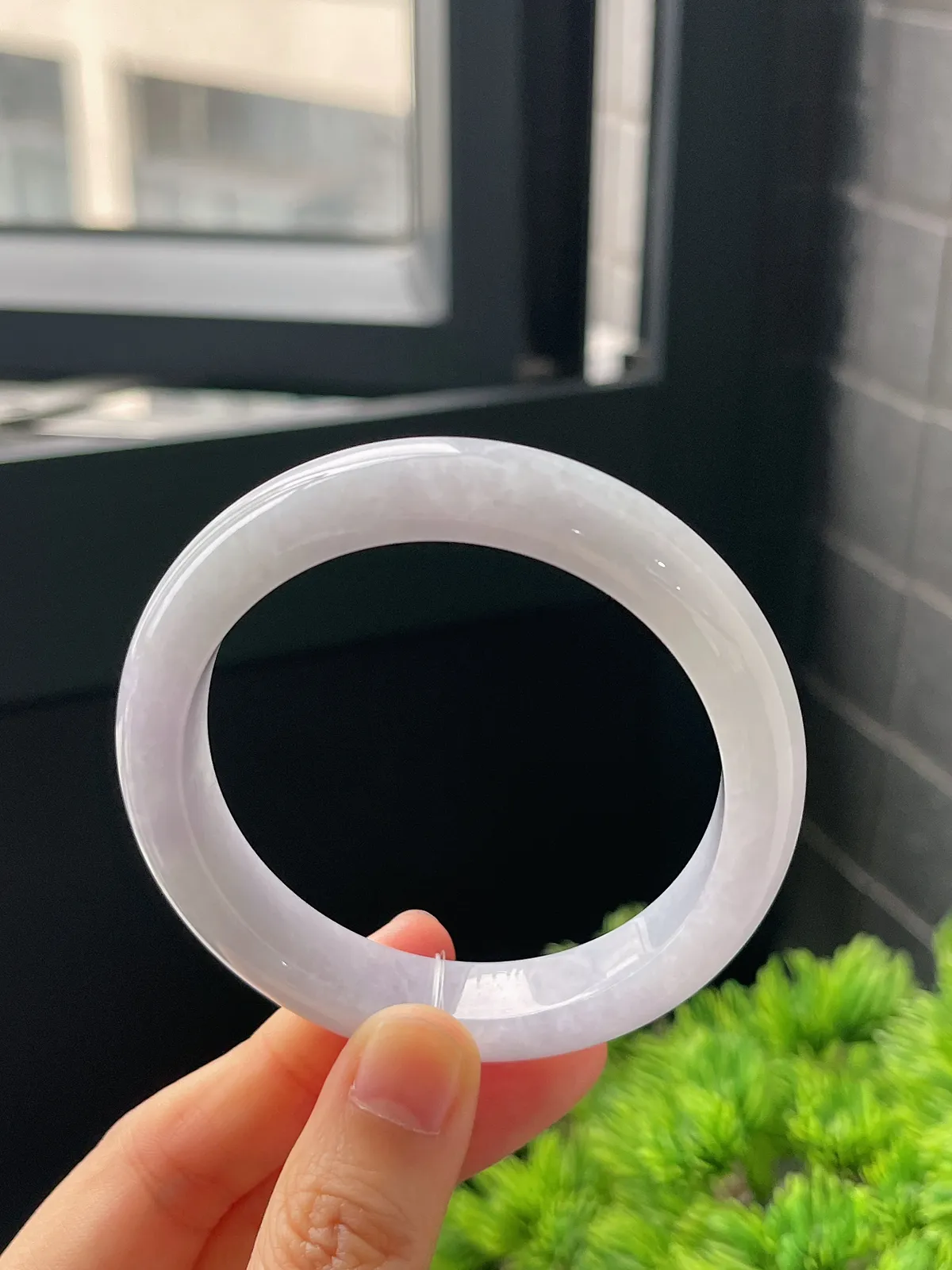 正圈54圈口，翡翠糯化种淡紫色手镯