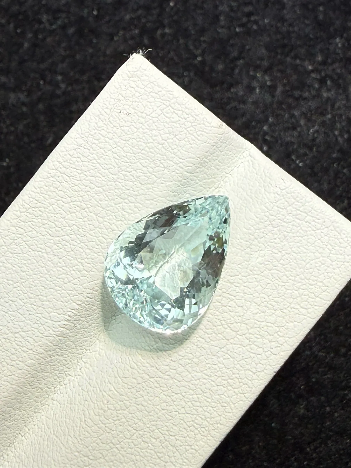 6.465克拉天然海蓝宝戒面裸石，颜色超美，火彩超好，尺寸：14.6*10.6*7.6mm