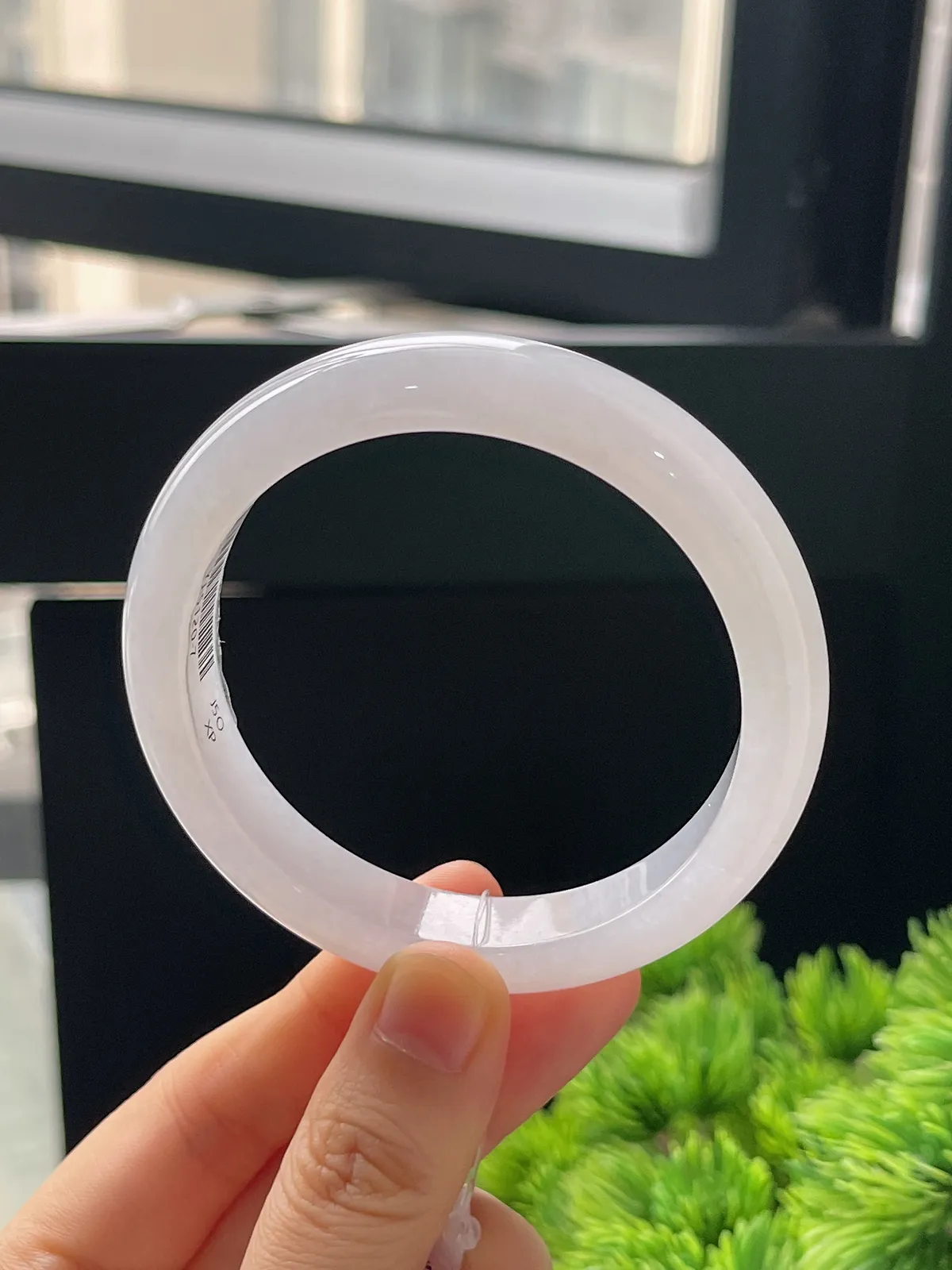 正圈55.6圈口，翡翠冰糯种白色手镯