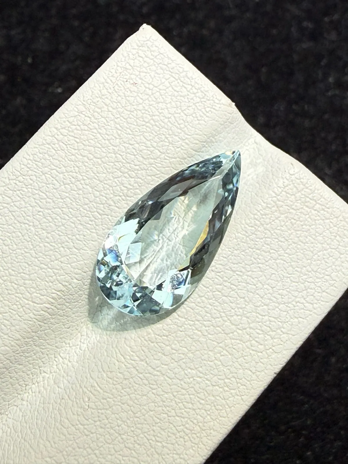 4.415克拉天然海蓝宝戒面裸石，颜色超美，火彩超好，尺寸：18*9*5mm