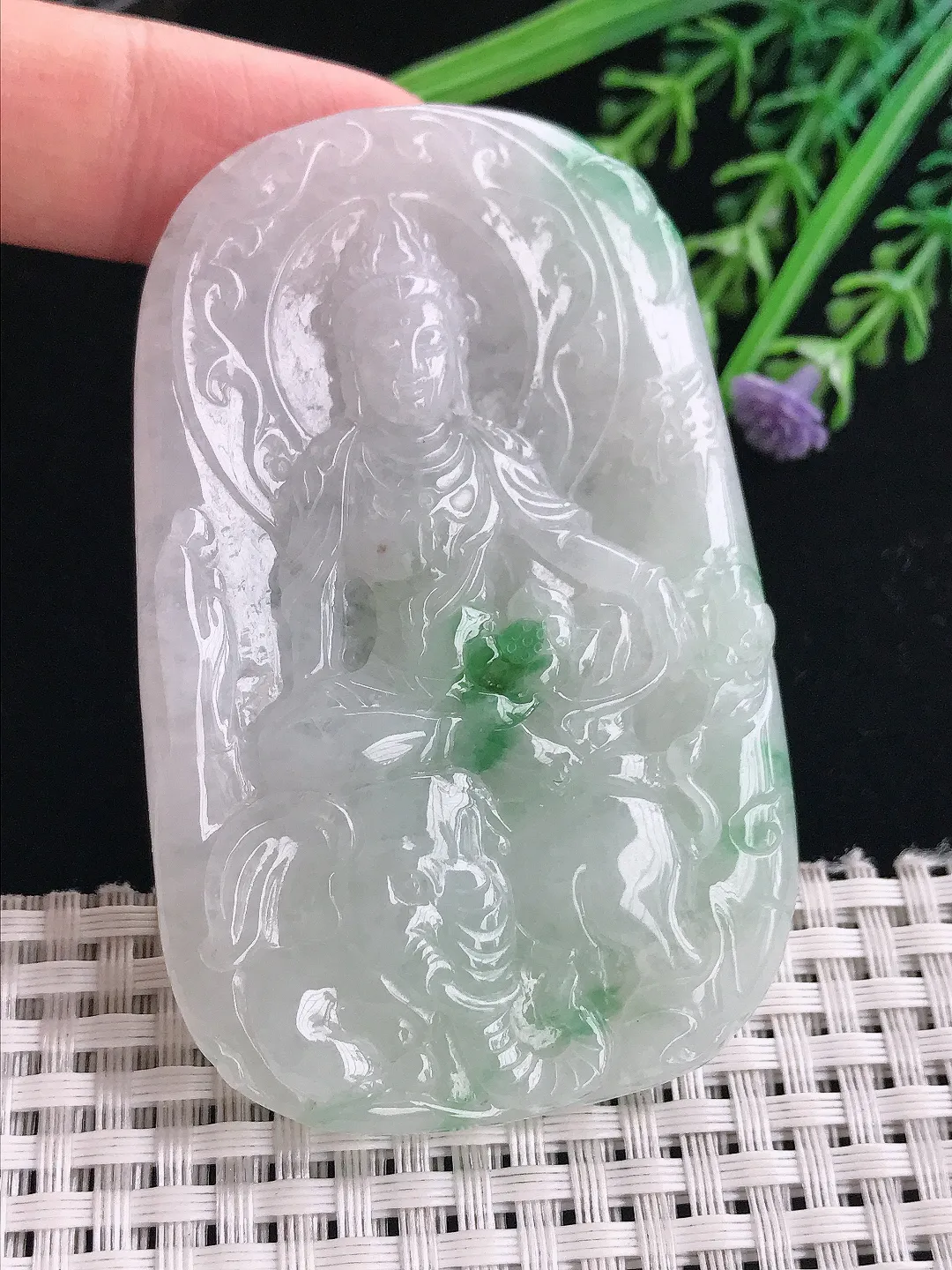 实拍A货翡翠72/46.5/8老坑冰润飘绿普贤菩萨吊坠翡翠挂件