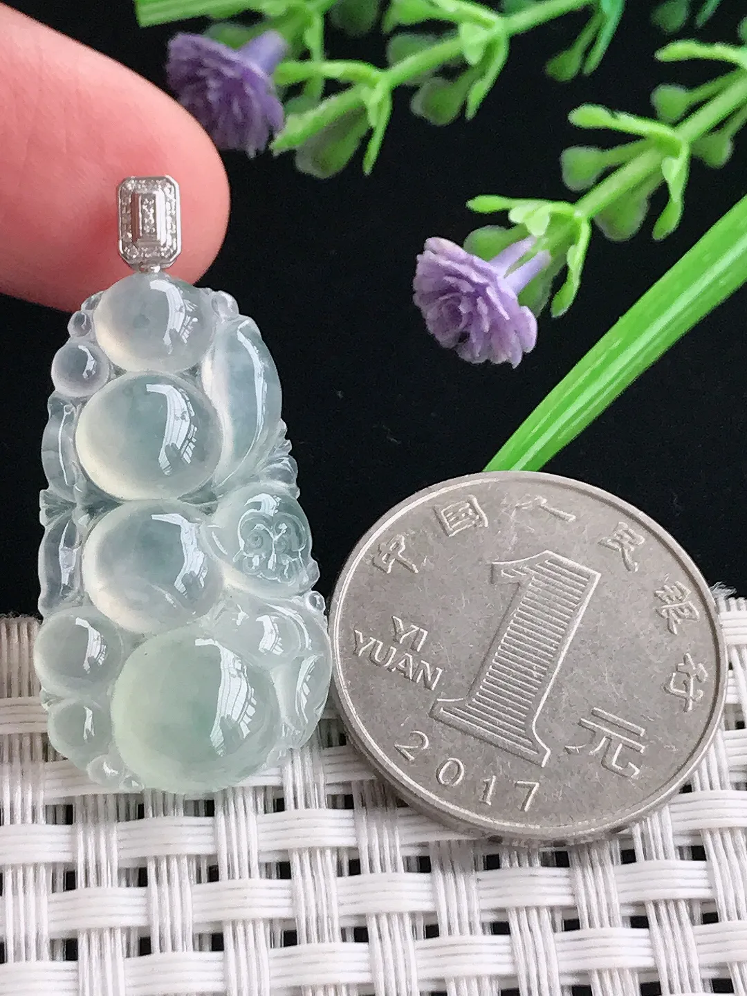 实拍A货翡翠31.5/17.8/4.8老坑18k金镶嵌冰种生肖猴吊坠翡翠挂件