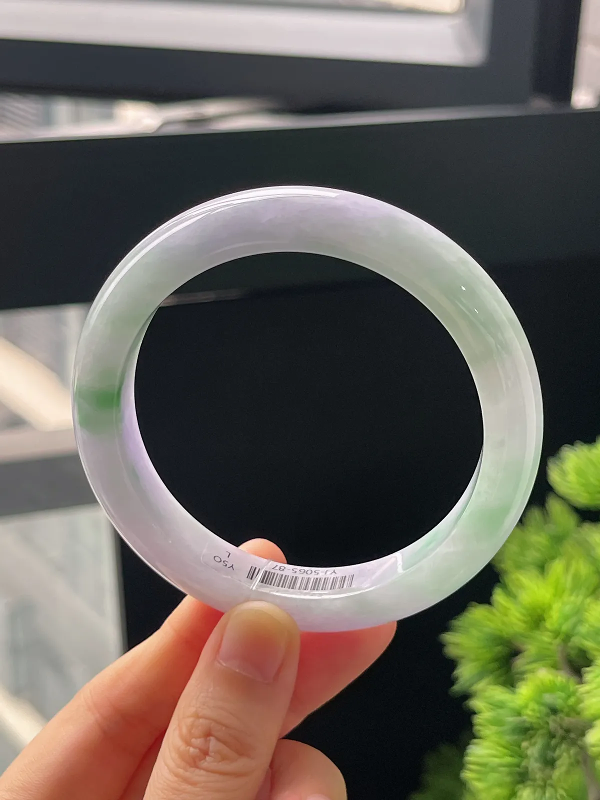 正圈59圈口，翡翠糯化种春带彩手镯