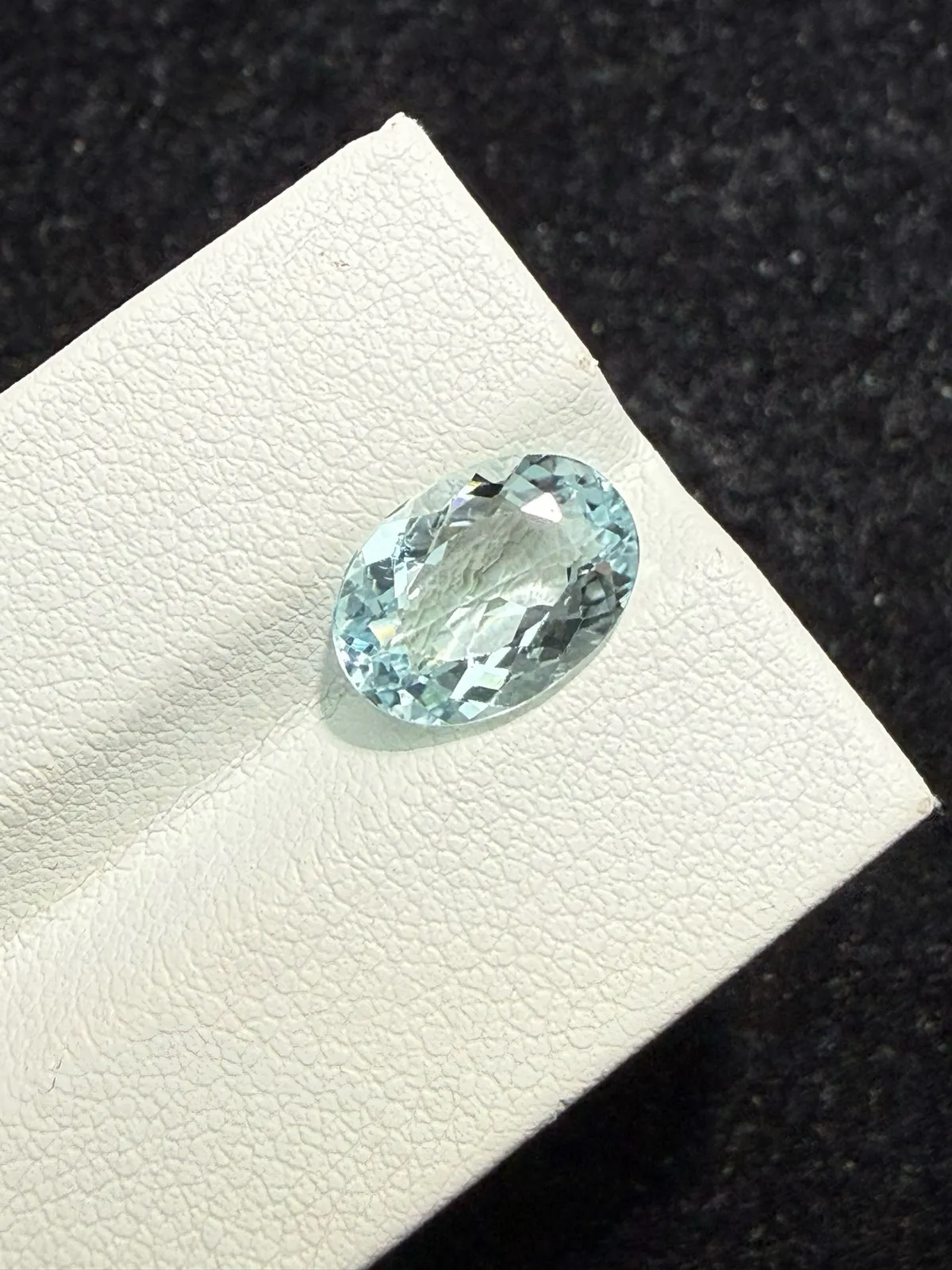 2.525克拉天然海蓝宝戒面裸石，颜色超美，火彩超好，尺寸：11.1*7.9*4.6mm