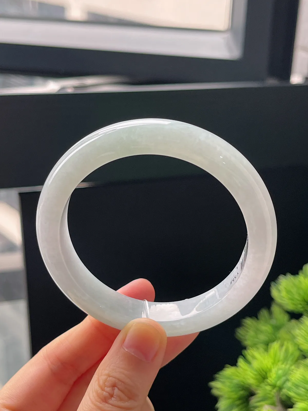 正圈56.5圈口，翡翠冰糯种白色手镯