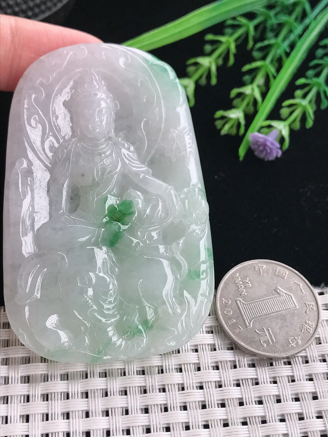 实拍A货翡翠72/46.5/8老坑冰润飘绿普贤菩萨吊坠翡翠挂件