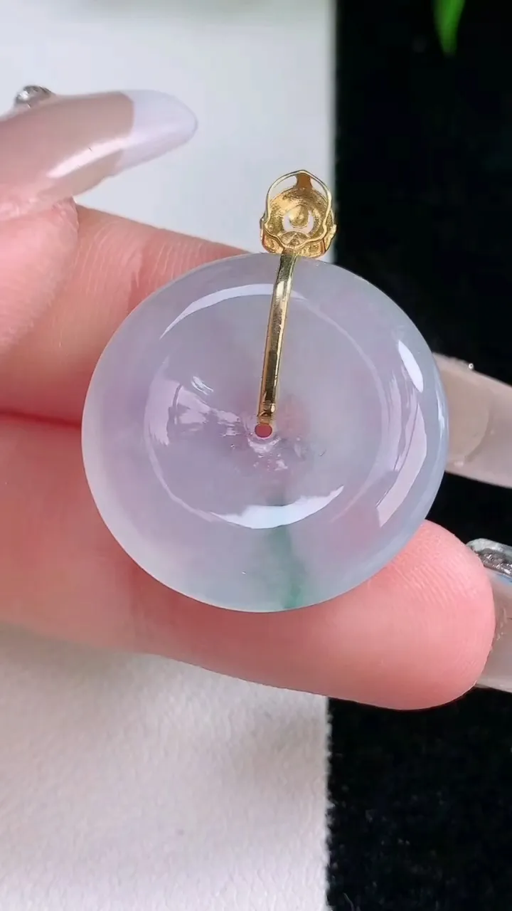 天然A货翡翠种飘花平安扣吊坠，尺寸24.5-4.8，重量:6.23g
3月4日