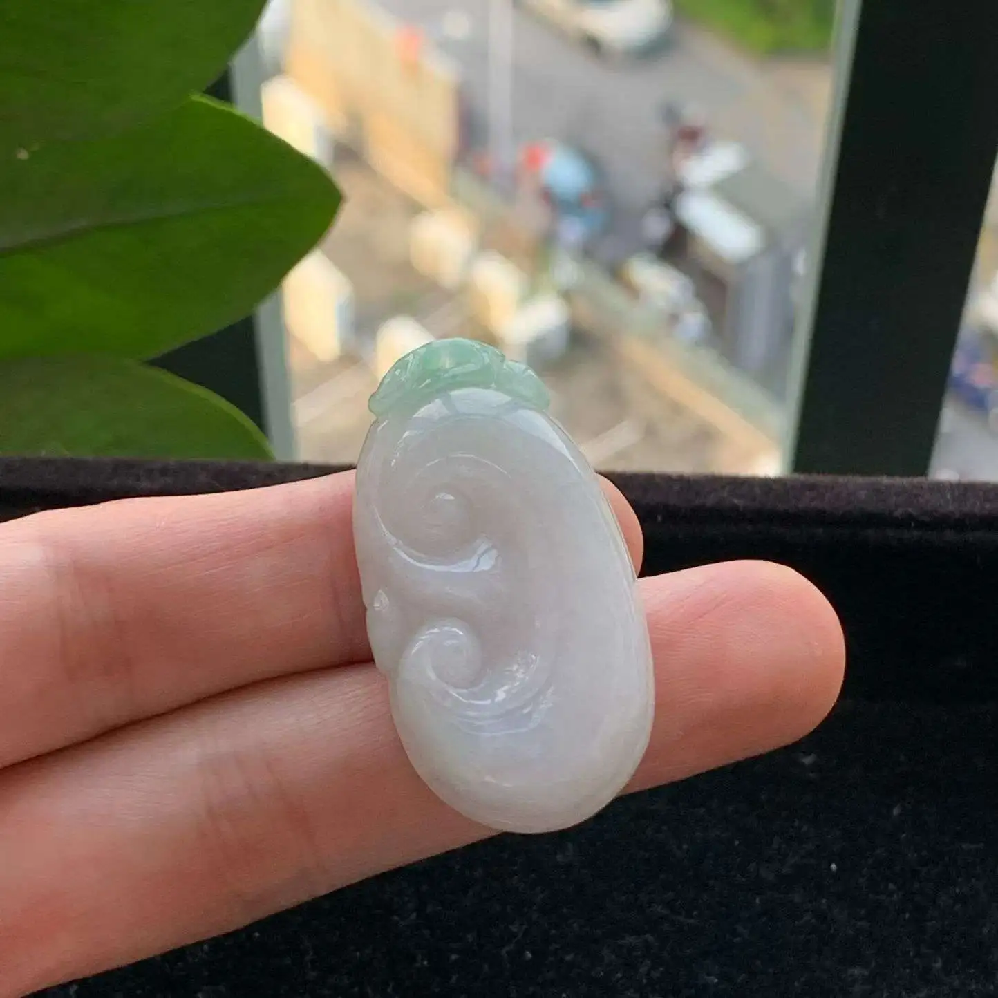 A货天然翡翠冰糯种双春彩如意吊坠重量12.37
3月4日