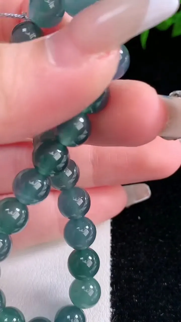 天然A货翡翠圆珠手串，尺寸7.7-24颗，重量:20.10g3月4日
工厂直销收藏佳品,种好水足，色泽均匀，有种有色，上手高大气！