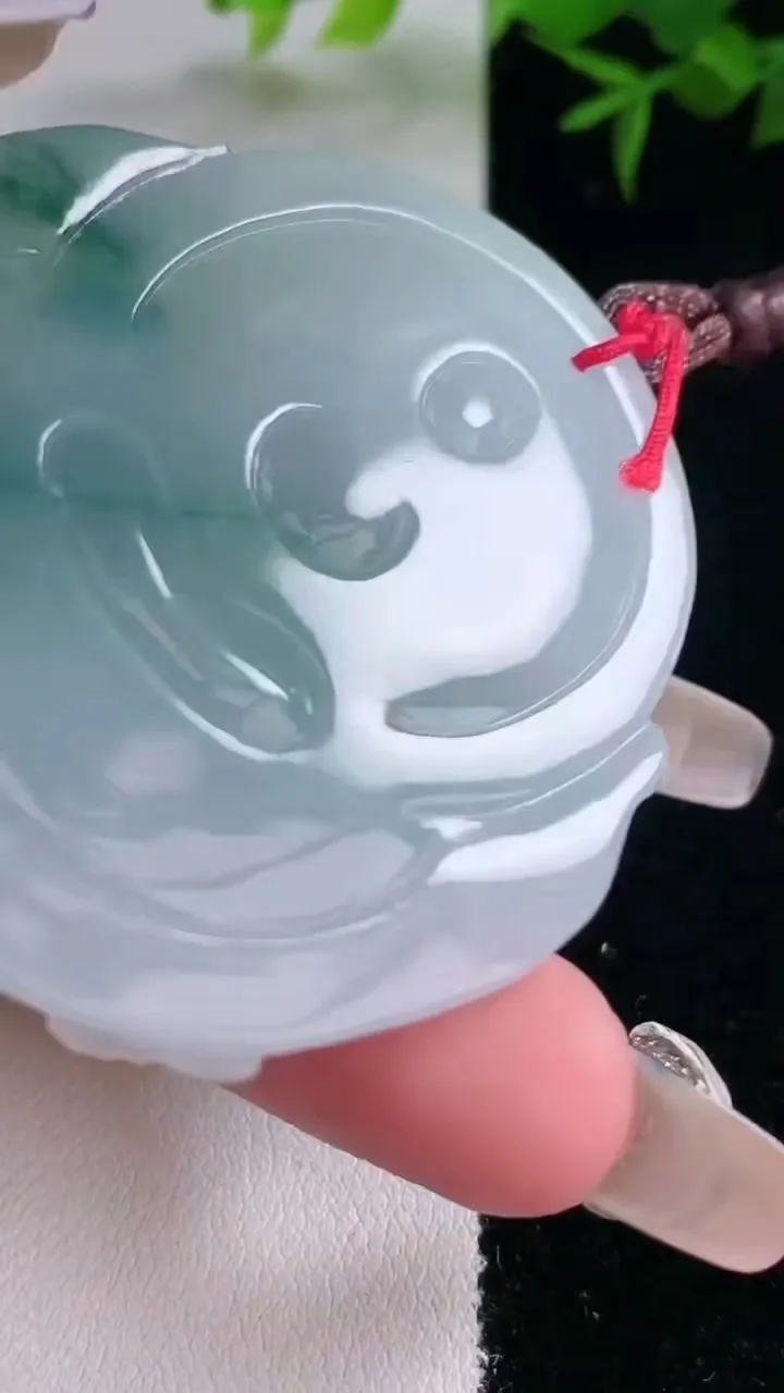 天然A货翡翠冰种飘花文殊菩萨吊坠，尺寸55.3-51-5，重量:28.96g
3月4日