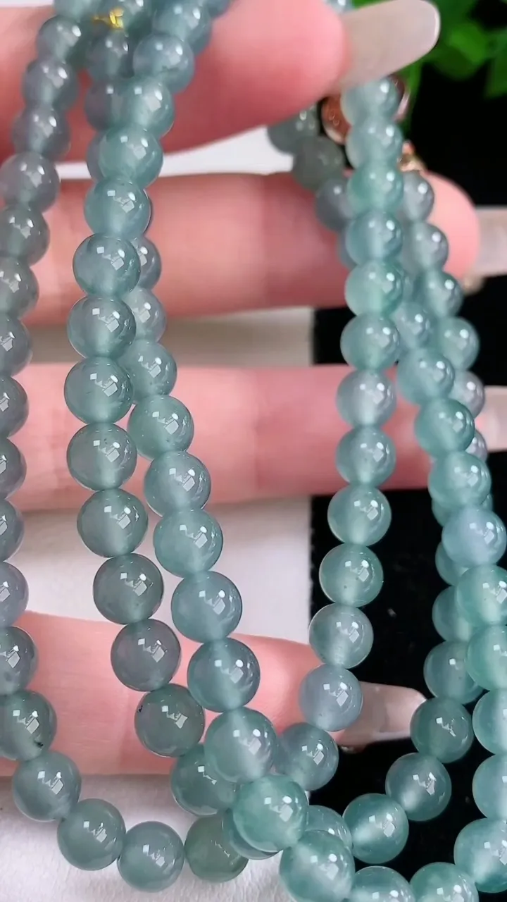 天然A货翡翠圆珠项链，尺寸5.7-108颗，重量37.23g3月4日
工厂直销收藏佳品,种好水足，色