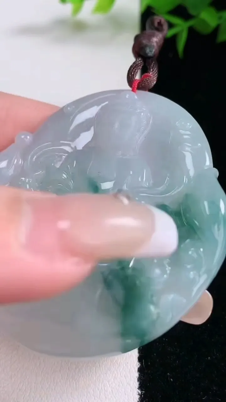 天然A货翡翠冰种飘花文殊菩萨吊坠，尺寸55.3-51-5，重量:28.96g
3月4日