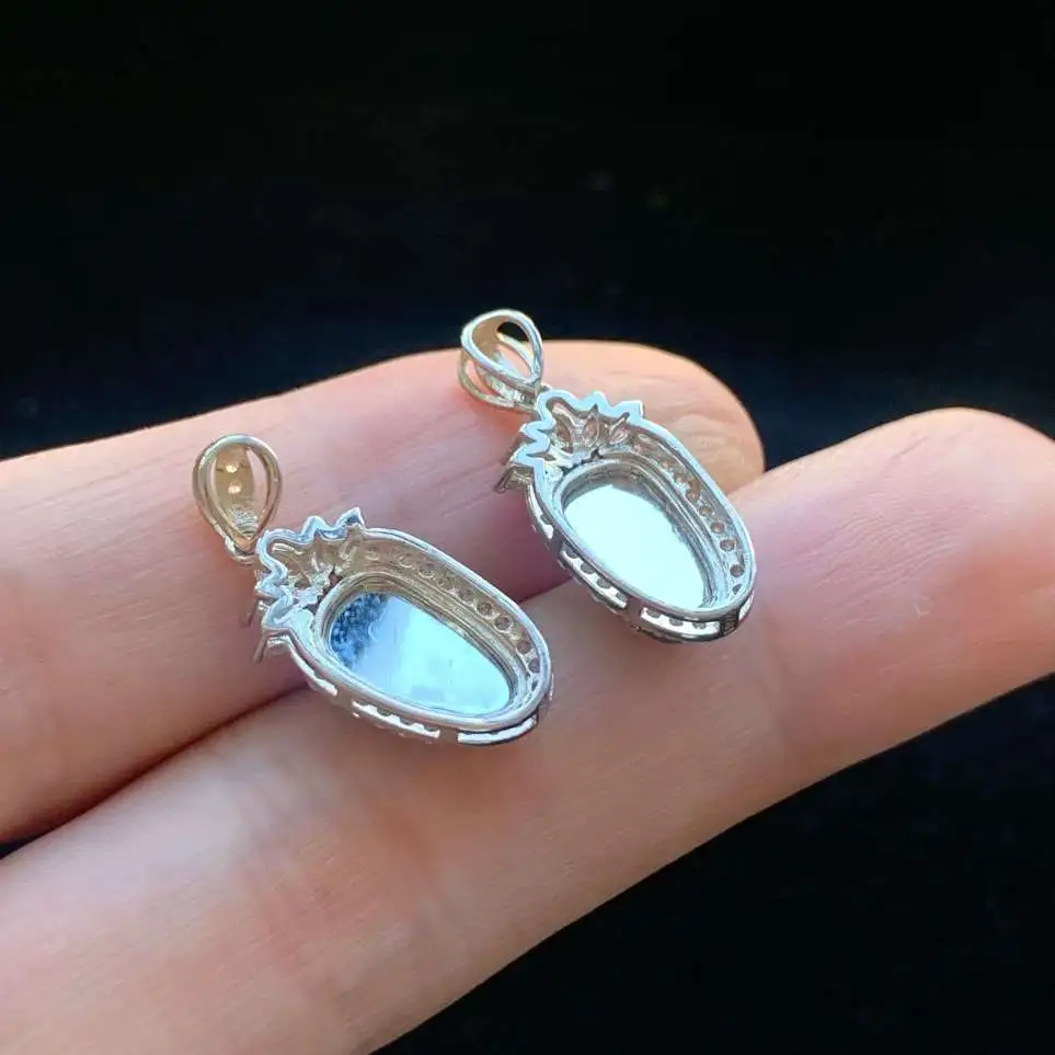 A货天然翡翠冰糯种925银满绿叶子一对吊坠重量1.46
3月4日