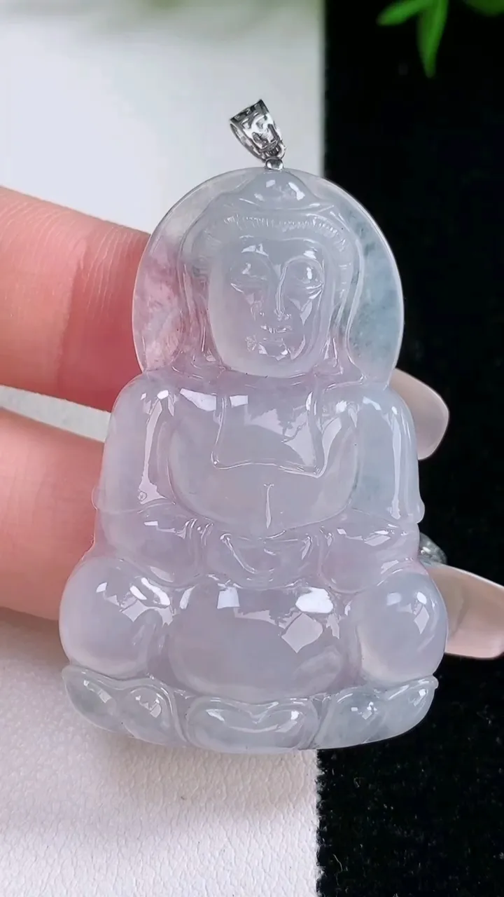 天然A货翡翠种白冰观音菩萨吊坠，尺寸46.3-30.5-4.3，重量:12.58g
3月4日