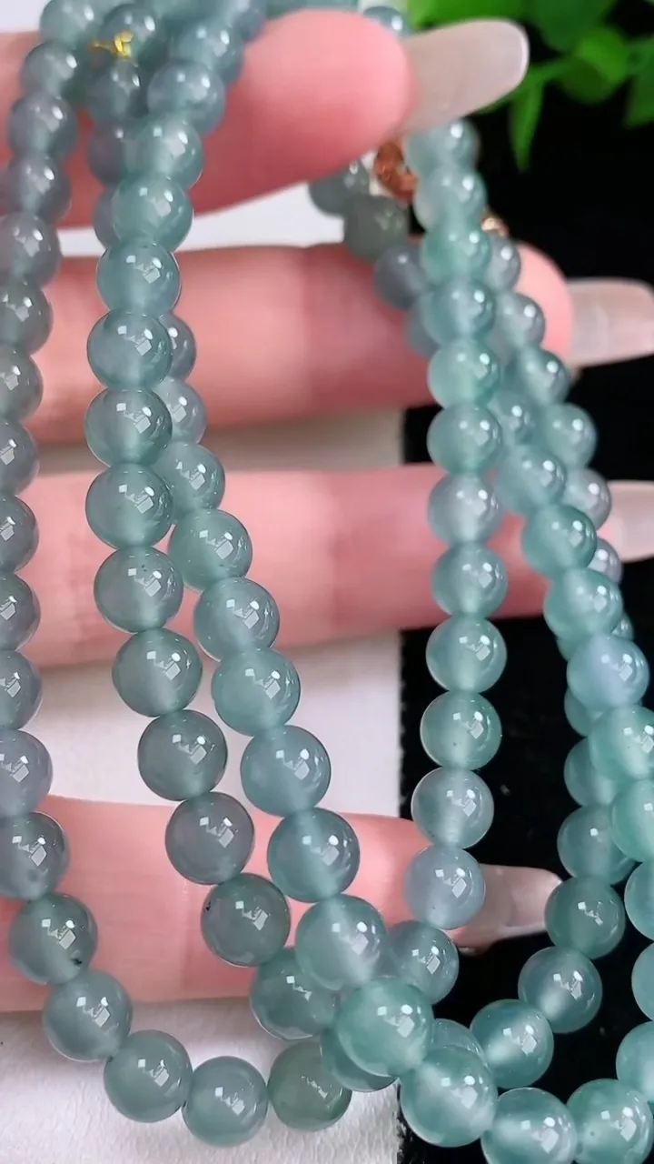 天然A货翡翠圆珠项链，尺寸5.7-108颗，重量37.23g3月4日
工厂直销收藏佳品,种好水足，色