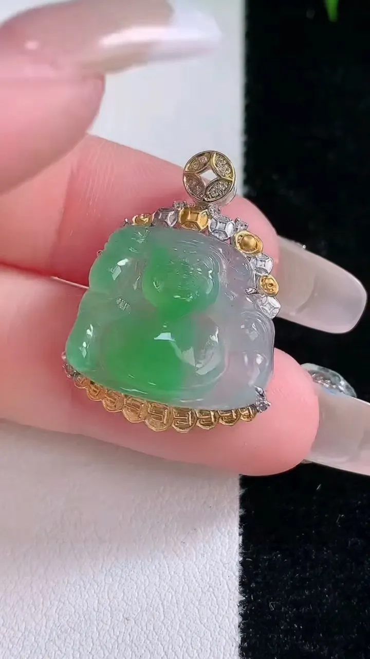 天然A货翡翠财神爷吊坠，尺寸27.3-16.8-20.8-6重量:4.15g
3月4日