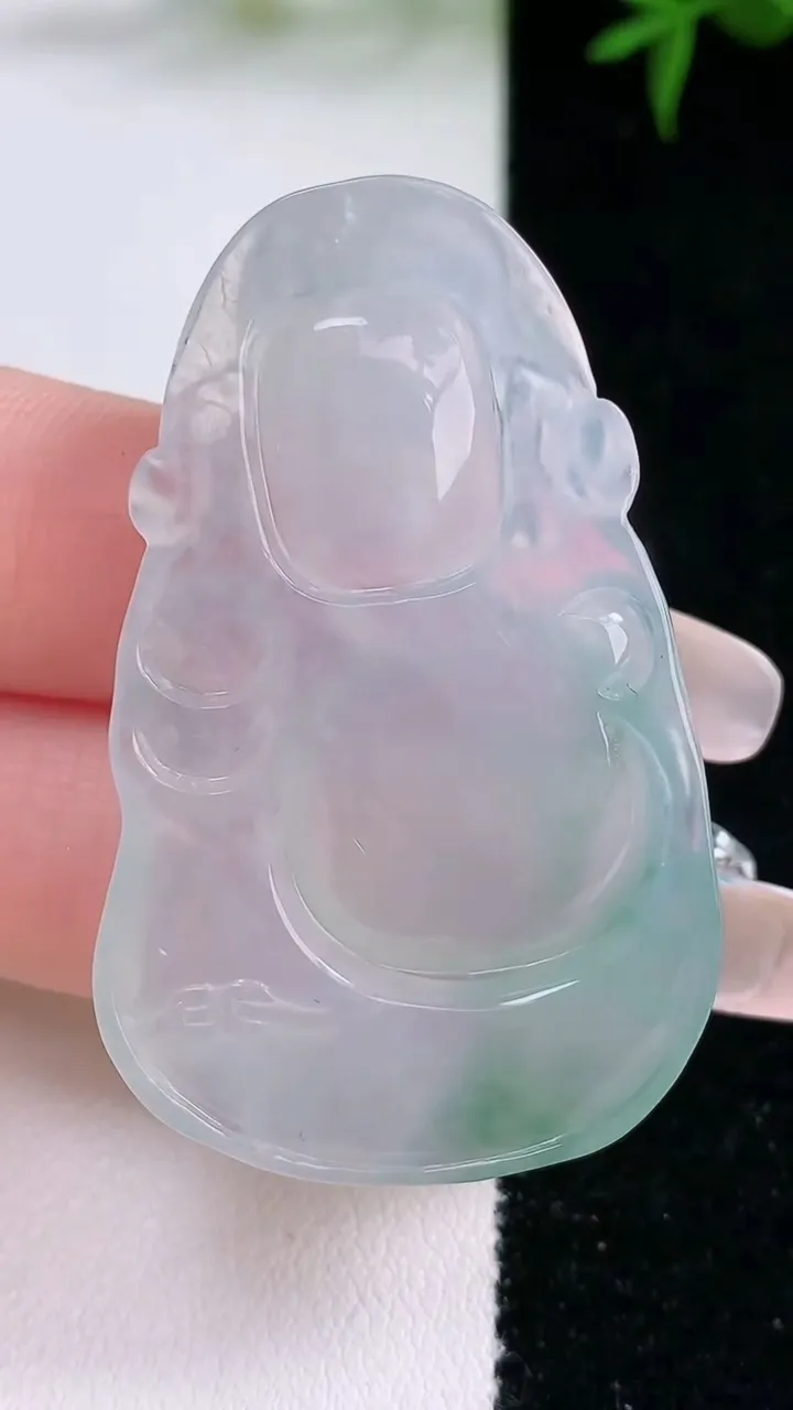 天然A货翡翠财神爷吊坠，尺寸47-29.6-7.2，重量:17.30g
3月4日