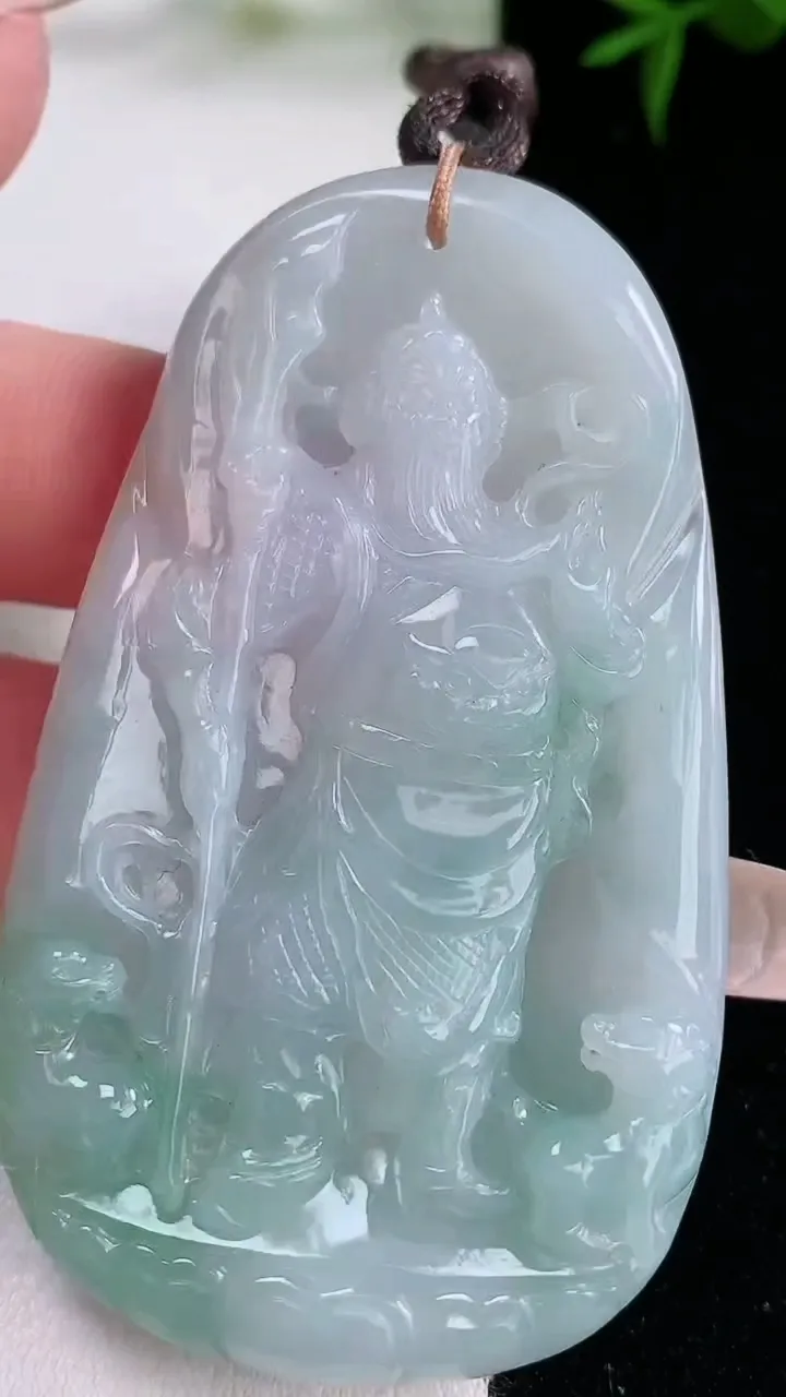 天然A货翡翠关公吊坠，尺寸63.6-37.4-5.7，重量:27.80g
3月4日