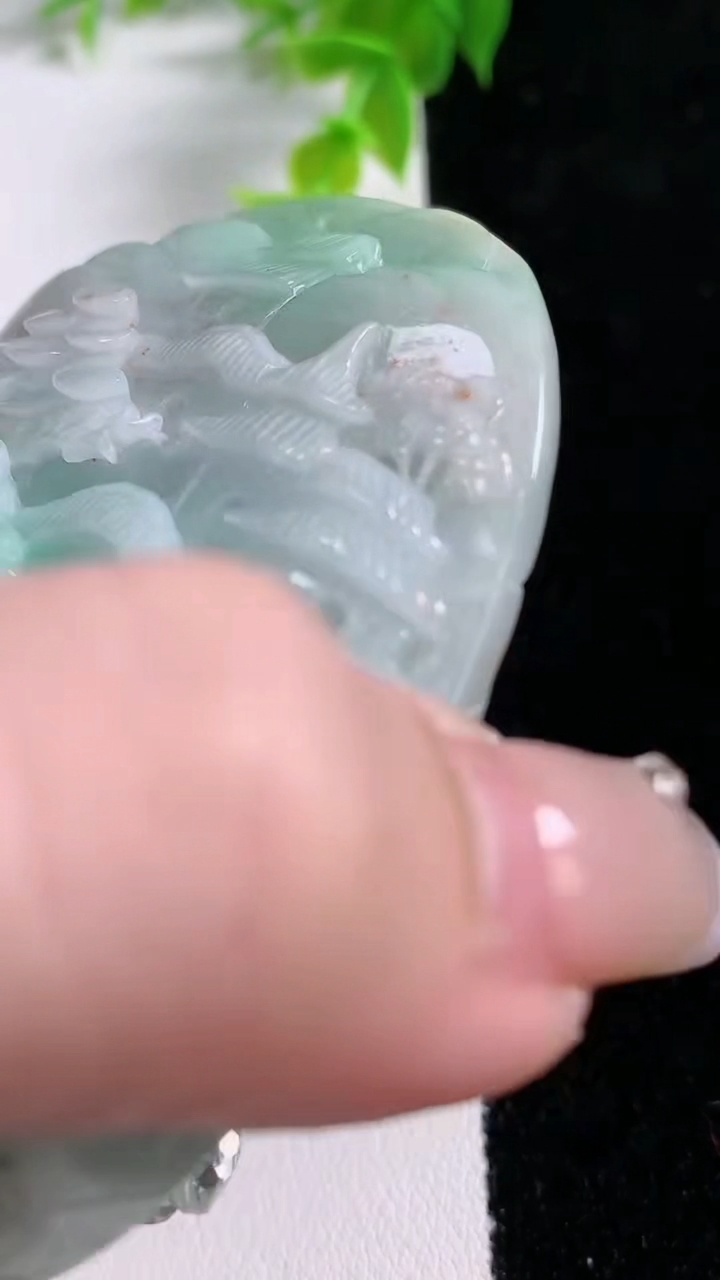 天然A货翡翠山水牌吊坠，尺寸72.2-52.5-16.5，重:116.60g
3月5日