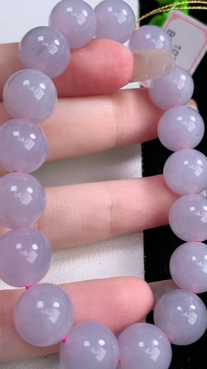 天然A货翡翠紫罗兰圆珠手串，尺寸11.5-17颗，重量:46.50g3月5日
工厂直销收藏佳品,种好水足，色泽均匀，有种有色，上手高大气！