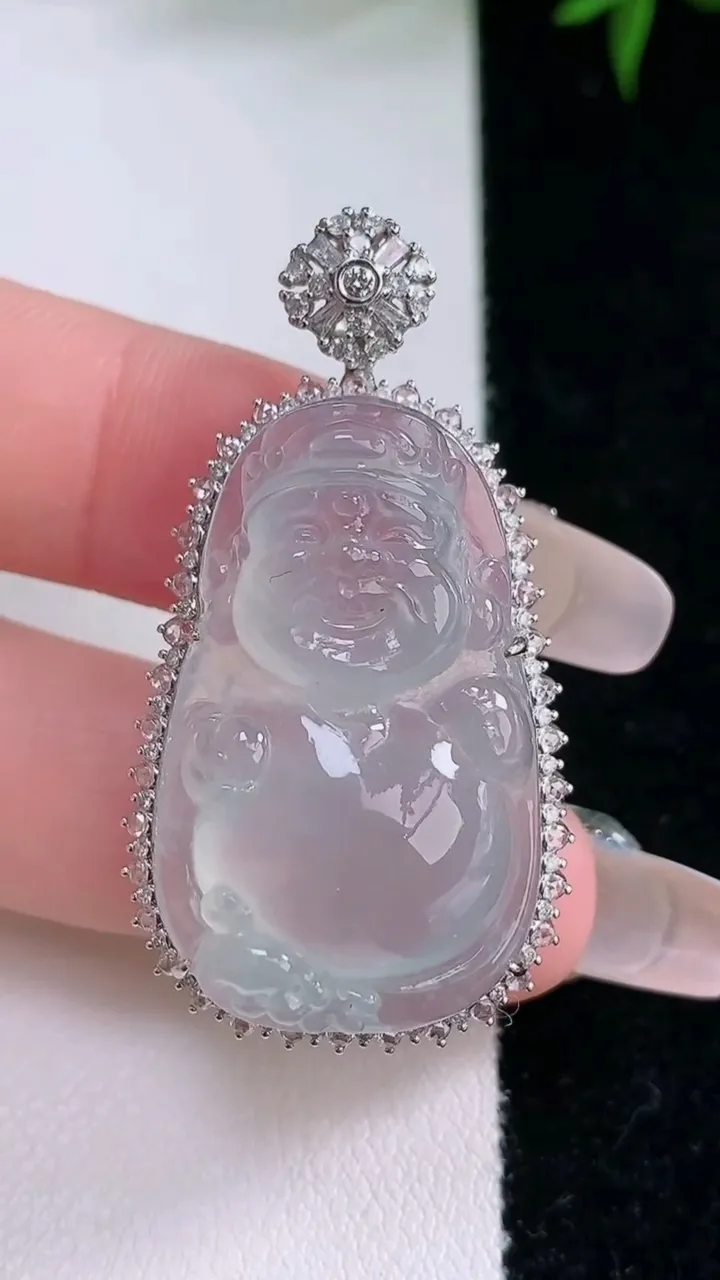 天然A货翡翠种白冰财神爷吊坠，尺寸43.8-22.2-10，裸石32-19.5重量:12.44g
3月5日