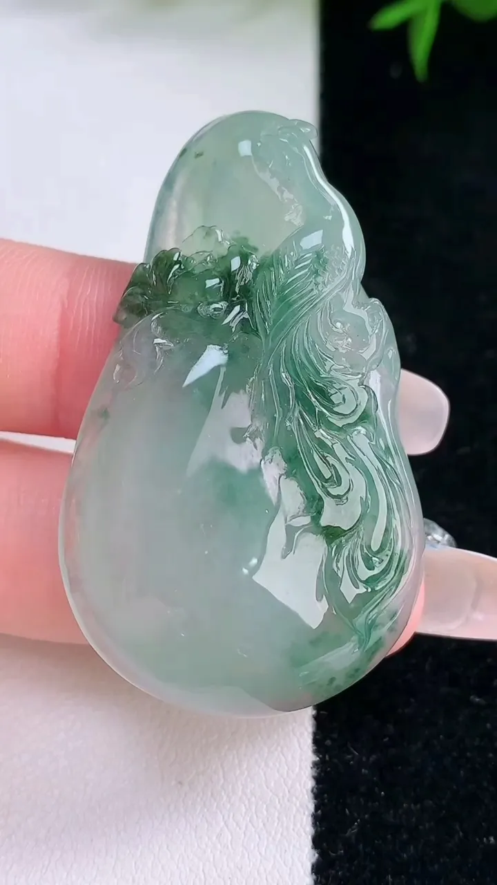 天然A货翡翠冰种飘花凤凰吊坠，尺寸47.4-28.4-8，重量:19.71g
3月5日