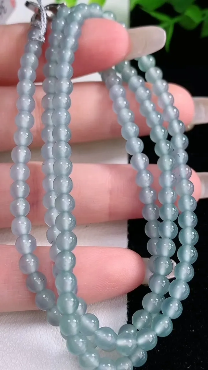 天然A货翡翠圆珠项链，尺寸4.4-133颗，重量:21.23g3月5日
工厂直销收藏佳品,种好水足，
