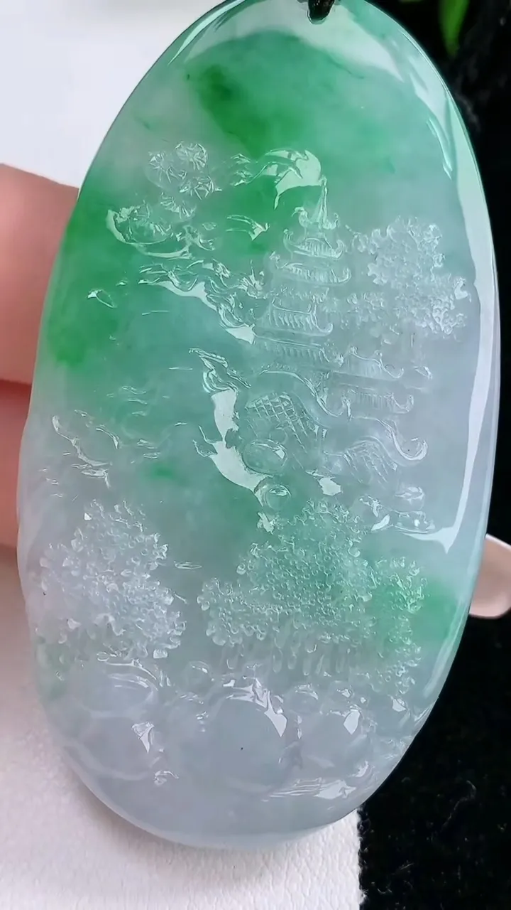 天然A货翡翠山水牌吊坠，尺寸62.6-34-10，重量:45.48g
3月5日