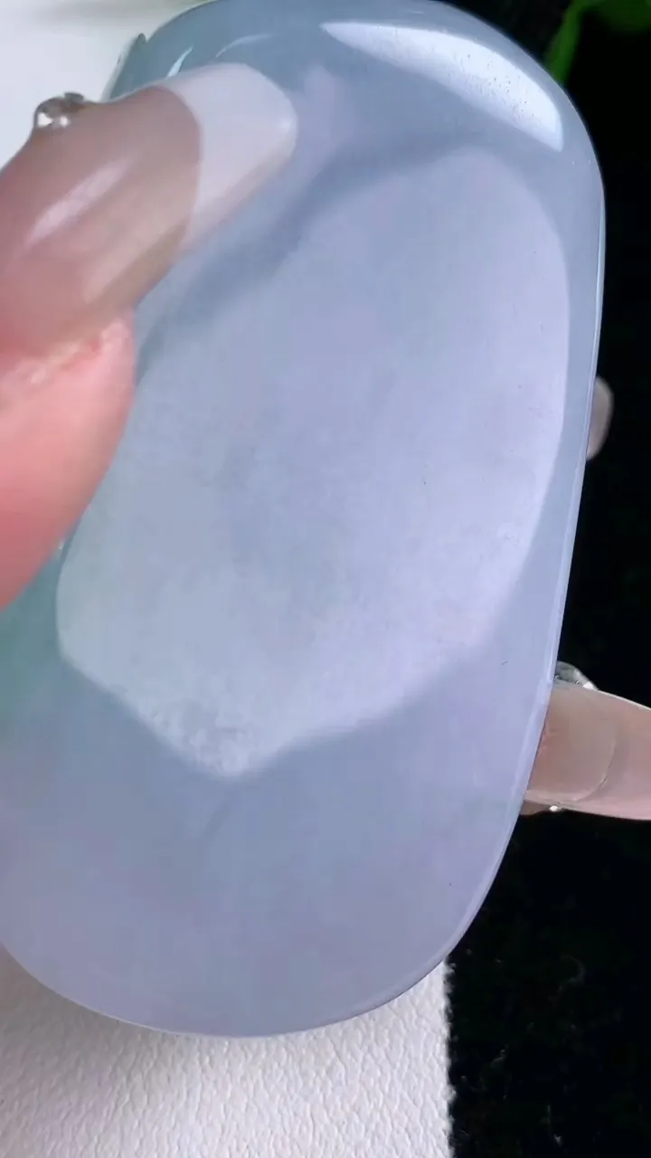 天然A货翡翠梅花鹿吊坠，尺寸60.3-31.8-19，重量:64.72g
3月5日