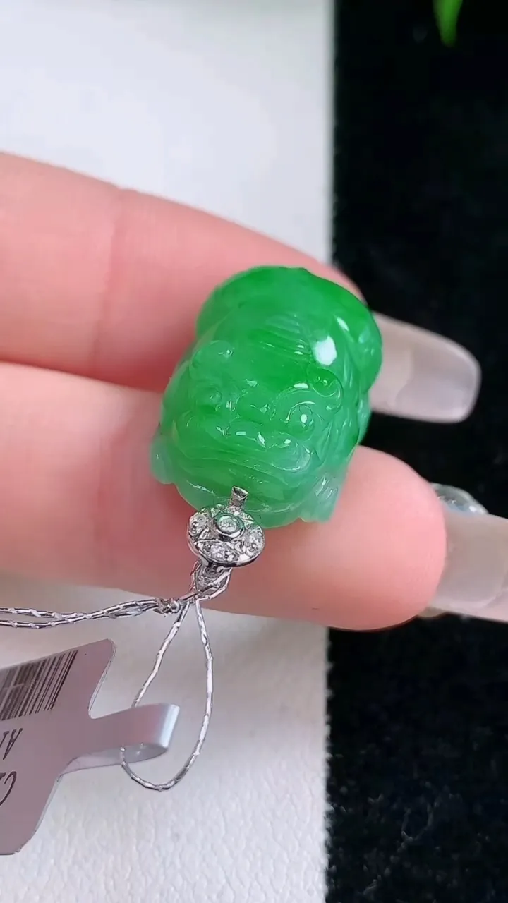 天然A货翡翠貔貅吊坠，尺寸19.8-14.2-9.7，重量:6.72g
3月5日