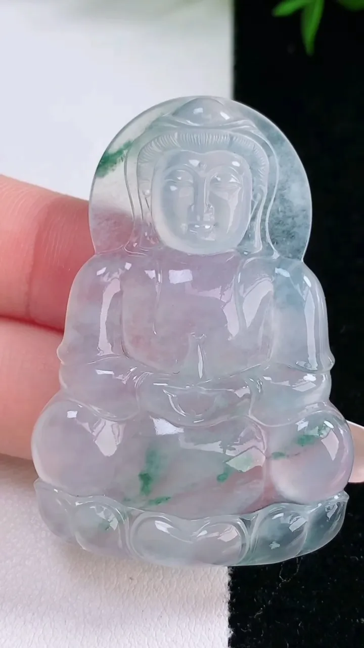 天然A货翡翠种飘花观音菩萨吊坠，尺寸49.8-34.5-5，重量:16.50g
3月5日